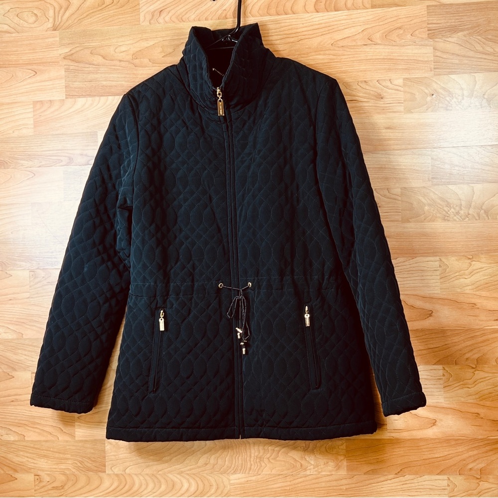 Ellen Tracy Size Small Black Quilted Style Jacket w/Gold Tone Accents